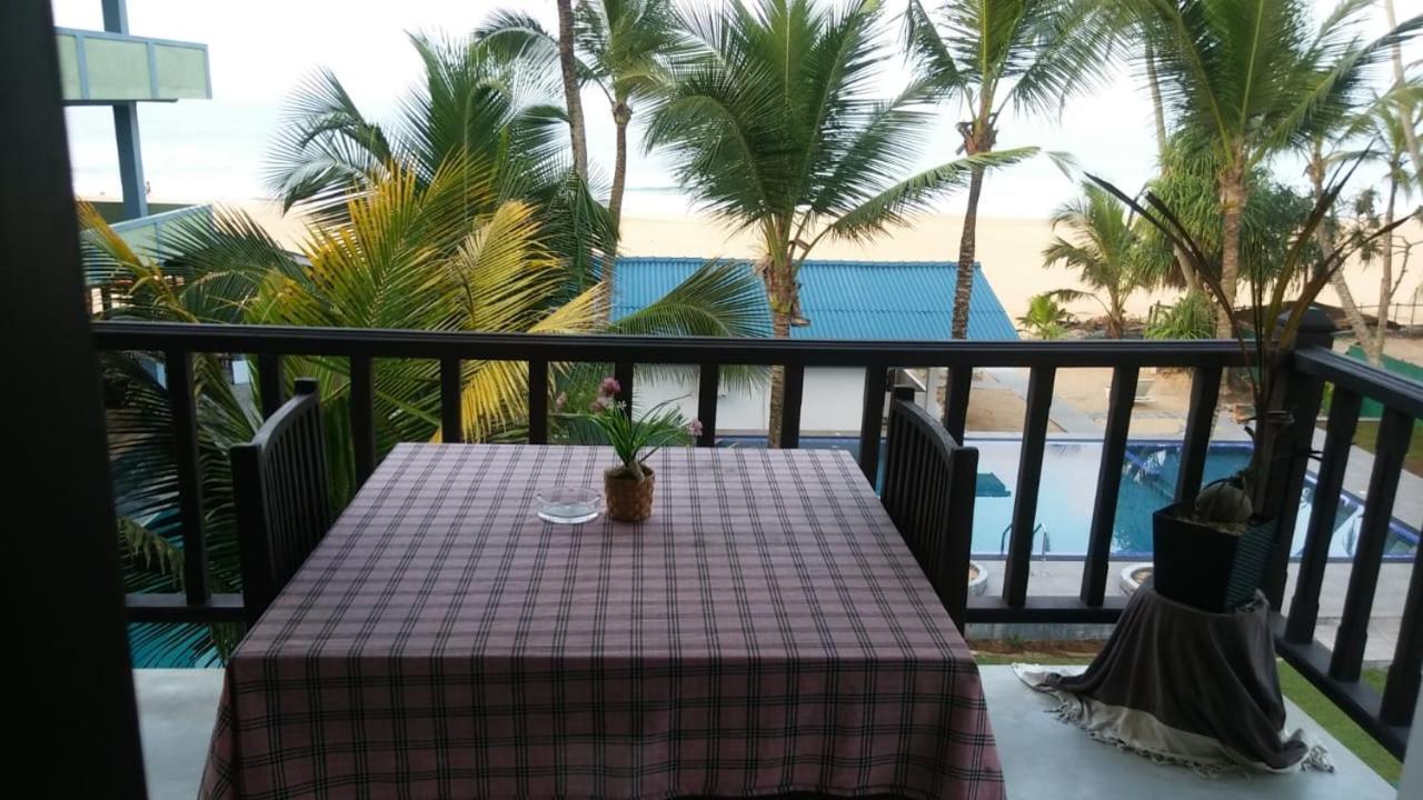 Thiranagama Beach Hotel Hikkaduwa Exterior photo